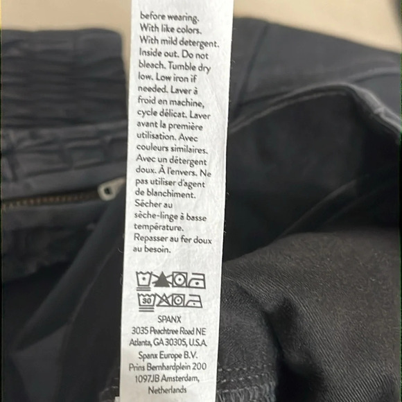 Spanx Stretch Twill Cargo Jogger Ankle Zip Pants in Washed Black - NWOT - Size S - Picture 9 of 9